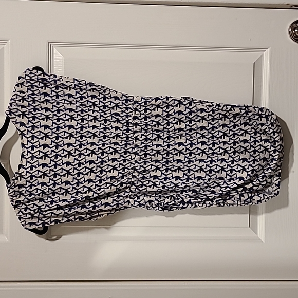 Motherhood, maternity, v-neck tee. Size M. - Picture 2 of 3